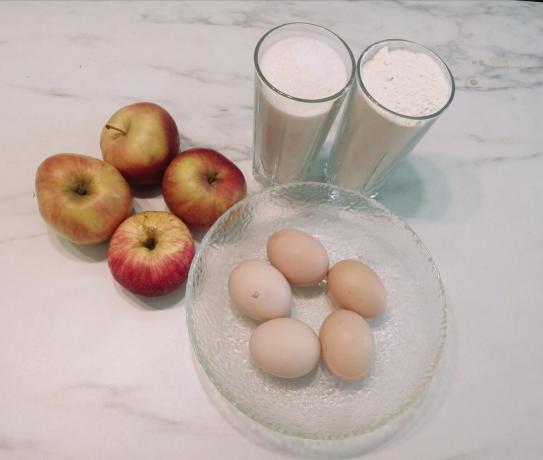 Ingredienser för Charlotte med äpplen
