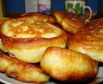 Hur gör jag en grönskande pannkakor med kefir. favoritrecept