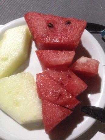 Frukter. Hotellet har alltid varit frukt: vattenmelon, cantaloupemelon, plommon, vindruvor. 