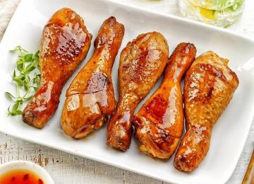 Kycklingklubbor i honung och potatis