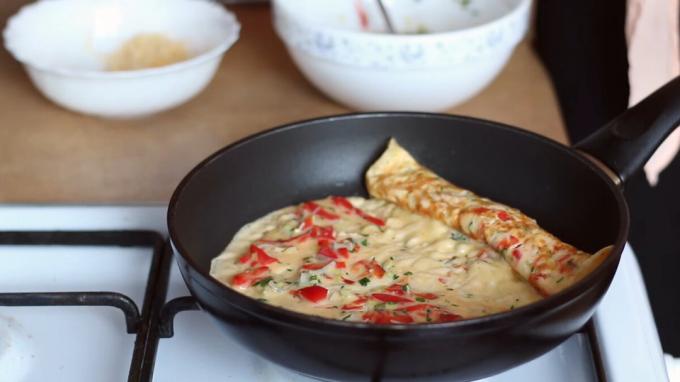 Lägg råmass omletnoy