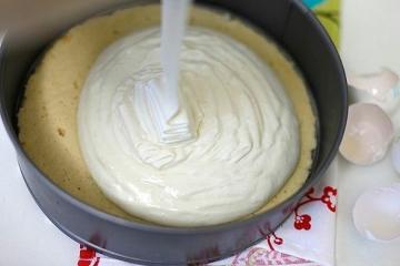 Cream "Fågel mjölk" för kakor och bakverk. Delikat och läckra