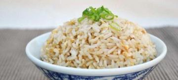 Hur att laga en läcker smulig ris garnering
