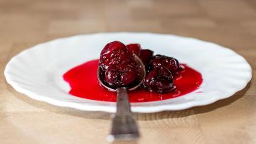 Är det möjligt att laga cherry gelé utan pektin? Experimentera med svenska Sylt
