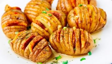 Bakad potatis med bacon-dragspel. Mycket enkel och otroligt läckra!