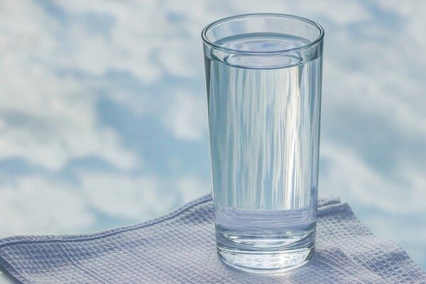 Vatten med salt och socker hjälper dig att återhämta dig snabbare. (Foto: Pixabay.com)