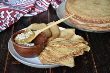 Tunna vasslepannkakor med hål