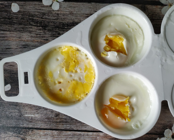 Form för matlagning ägg i mikrovågsugn, priset på 200 rubel. Bilder - Yandex. bilder