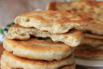 I stället för bröd: snabba recept kakor med kefir i 30 minuter