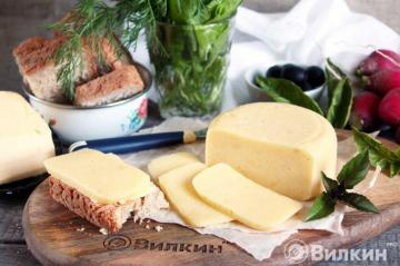 Hemlagad ost som göras från keso och mjölkar