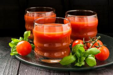 Tomatsaft: renar blodkärlen och levern, stärker skelettet, sänker kolesterol och skyddar mot cancer