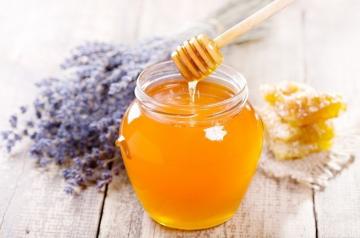 Hur att skilja verkliga honung från en falsk? Praktiska råd från biodlaren
