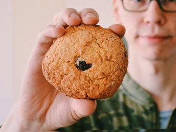 Hur man lagar oatmealkakor med choklad och krispiga kroshkoy🍪