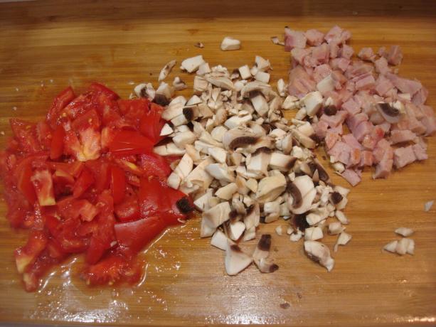 Bild tagen av författaren (hackade tomater, svamp och skinka, bläddra till höger)