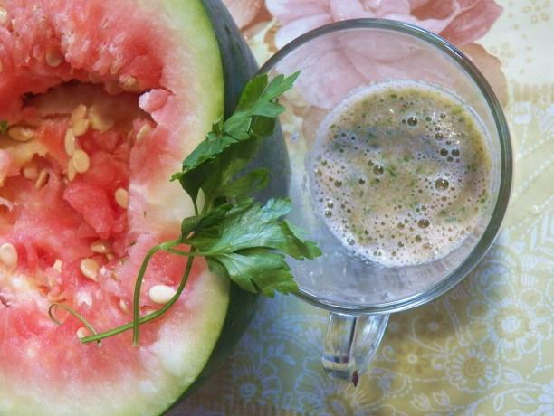Vattenmelon-persilja cocktail