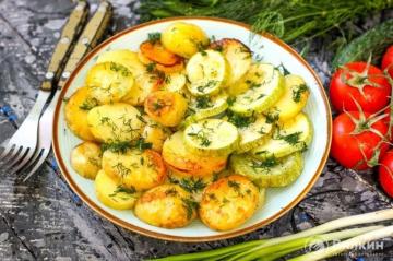 Potatis med zucchini i ugnen